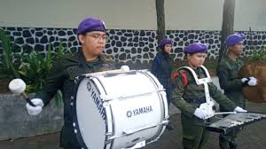 Sejarah panjang perkembangan musik jazz di Indonesia memiliki cerita yang kaya dan penuh warna. Meskipun jazz berasal dari Amerika Serikat pada awal abad ke-20, genre musik ini kemudian menyebar ke seluruh dunia, termasuk Indonesia, dan mengalami adaptasi serta perkembangan yang unik sesuai dengan budaya lokal.
