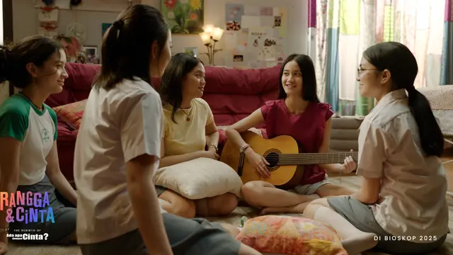 manaratelmostaqbal.net, Jakarta - Bilal Indrajaya dan Eva Celia berkolaborasi dalam lagu “Rangga Cinta.” Ini soundtrack Rangga & Cinta yang menandai lahirnya kembali dua tokoh utama film Ada Apa Dengan Cinta? karya sineas Rudy Soedjarwo yang suskes pada 2002.